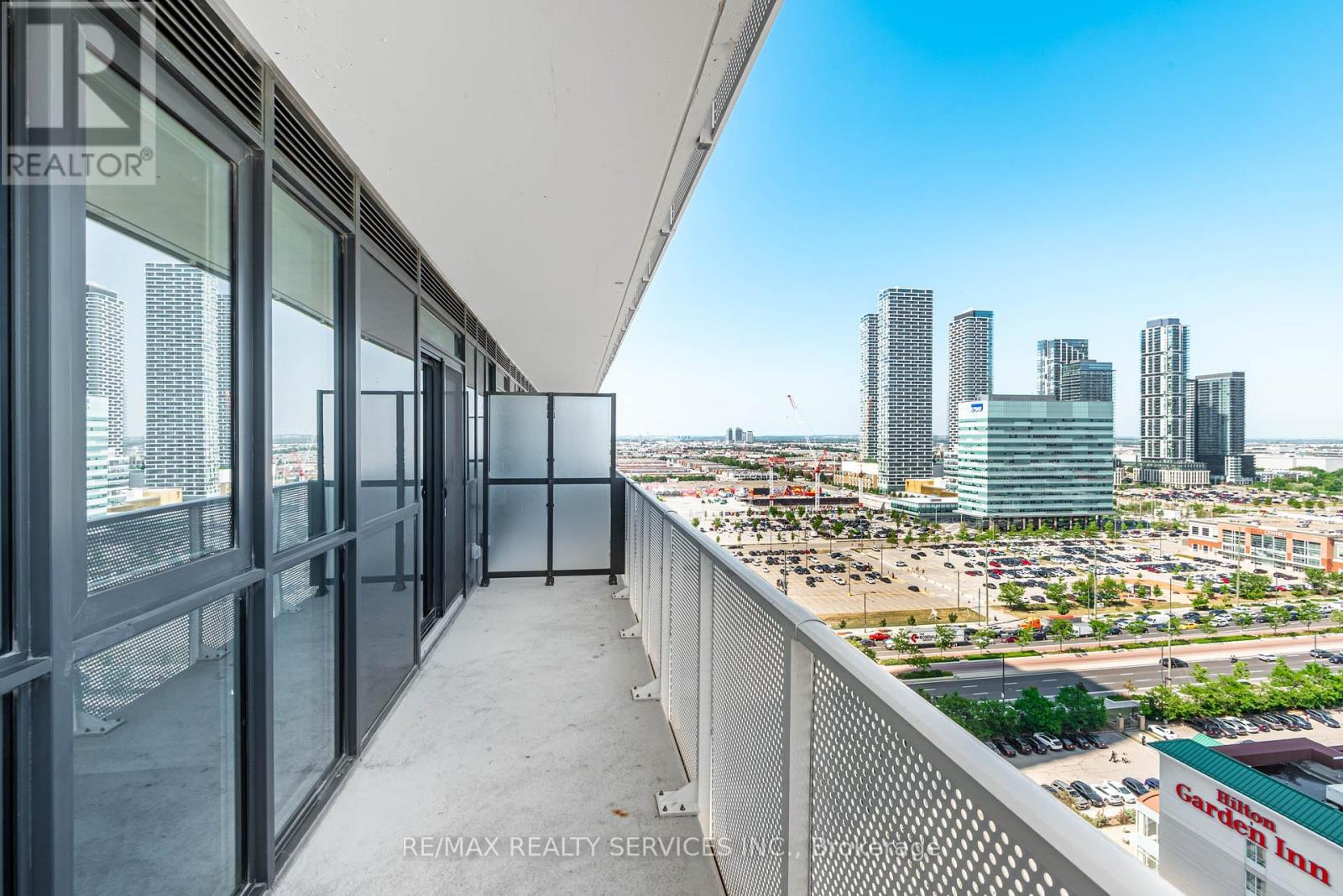 Photo 27 of 2009 28 Interchange Way, Vaughan ON