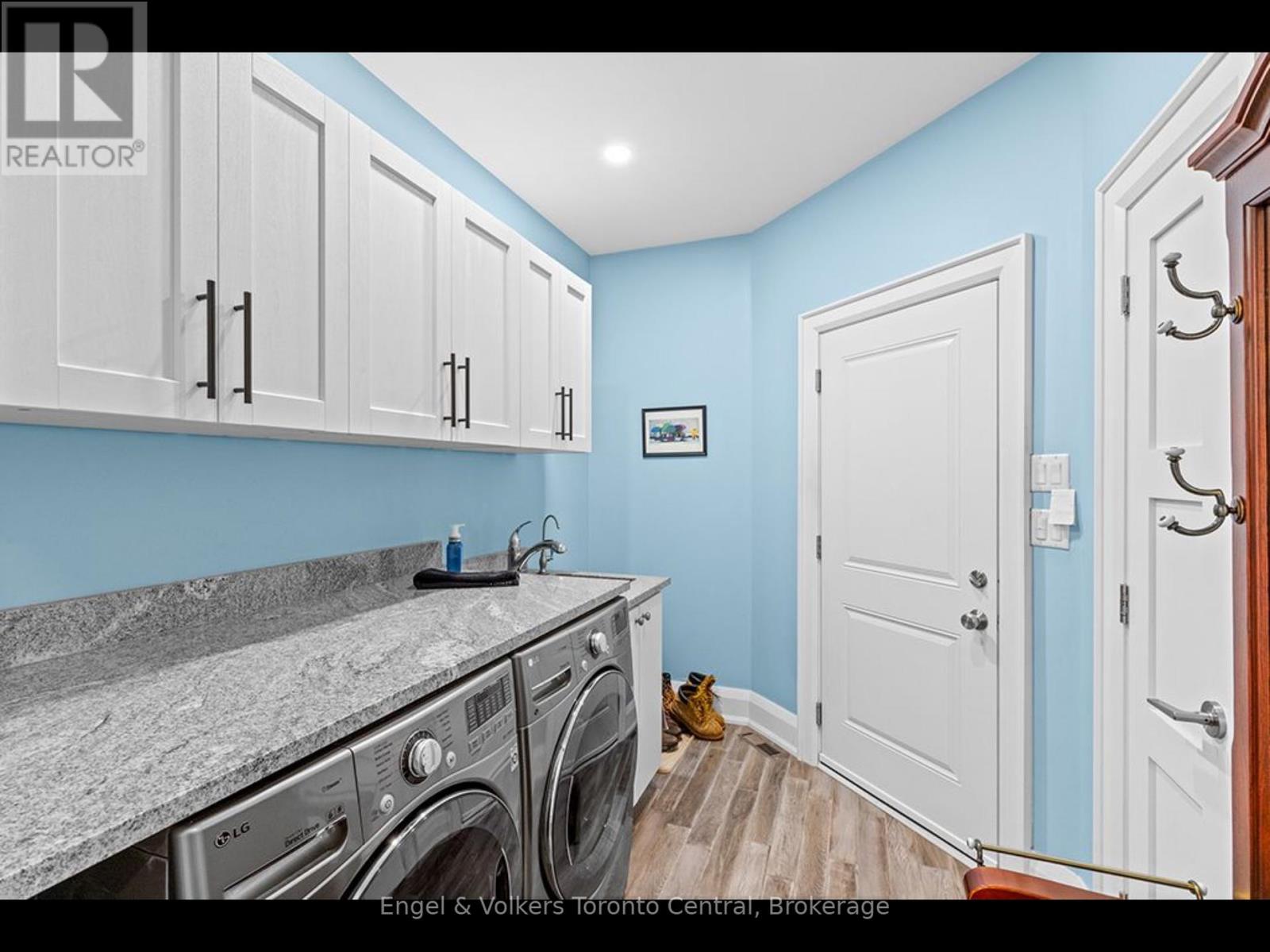 81 SPRUCE STREET - 19