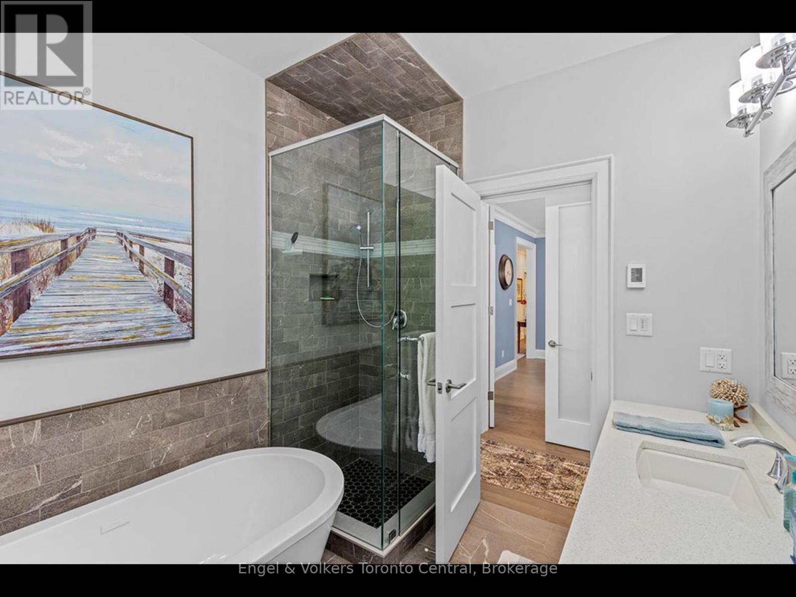81 SPRUCE STREET - 24