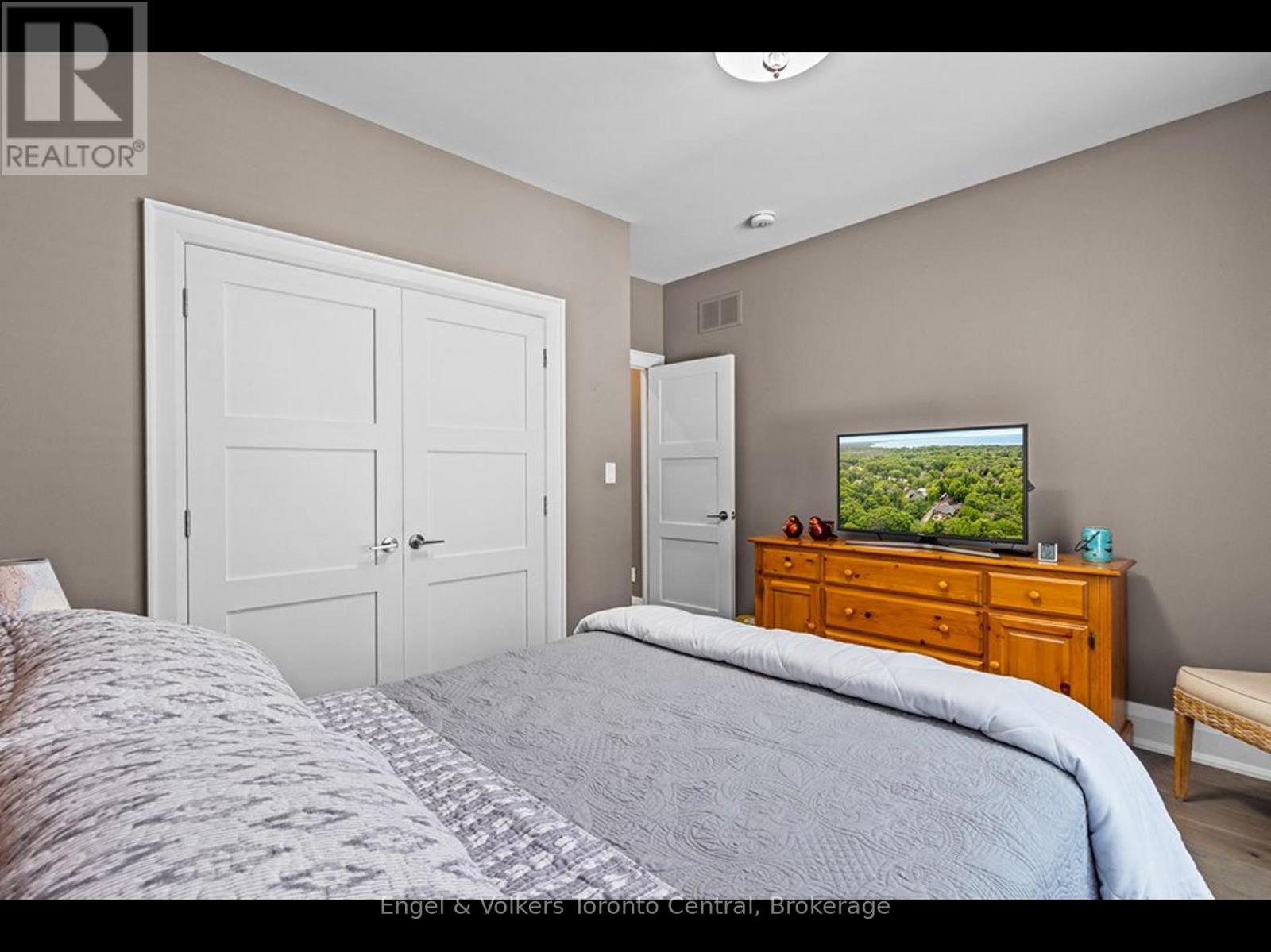 81 SPRUCE STREET - 26