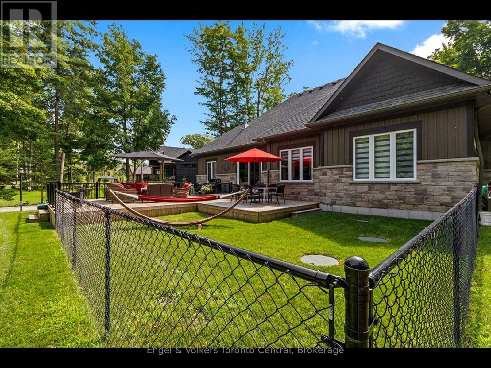 81 SPRUCE STREET - 37