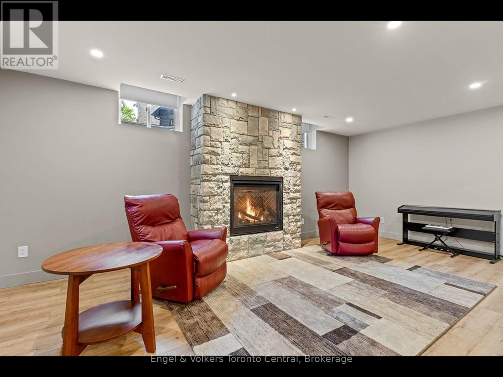 81 SPRUCE STREET - 31