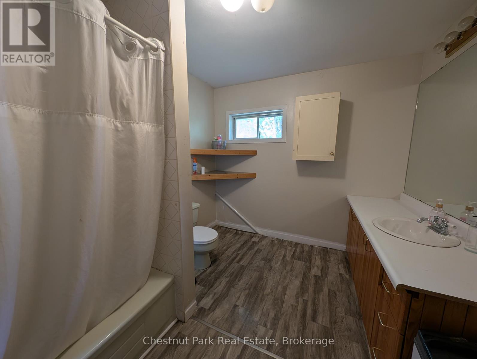 Photo 11 of 1014 Torrance Road, Muskoka Lakes ON