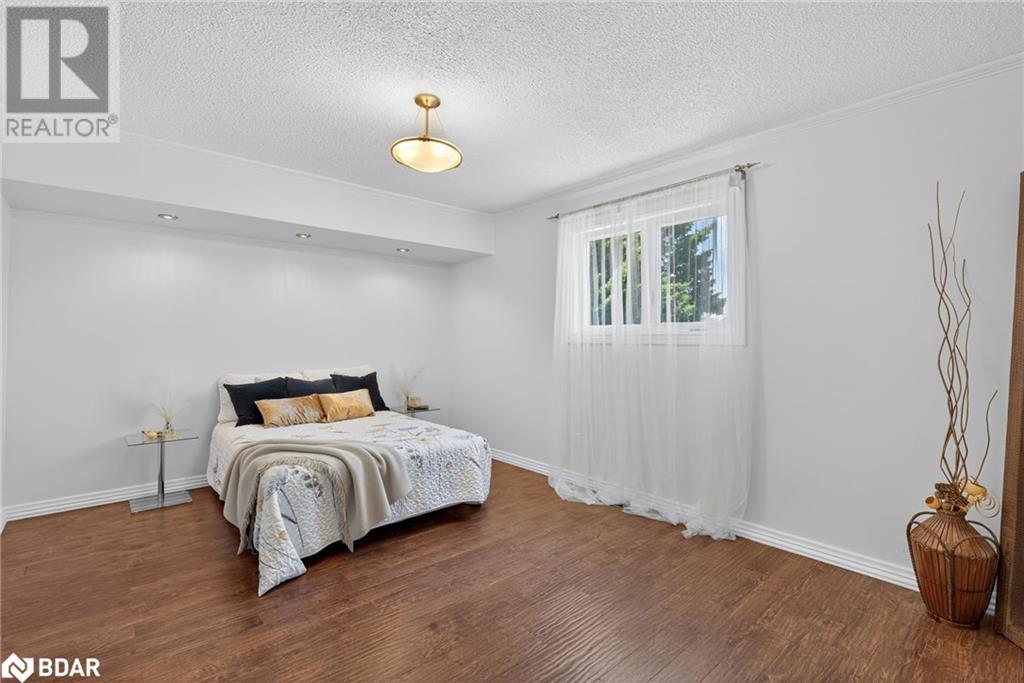 Photo 18 of 2 Birchmount Circle, Wasaga Beach ON