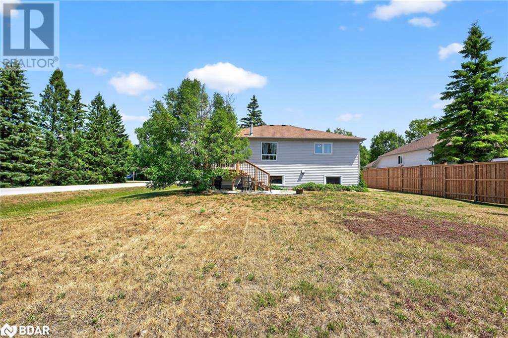 Photo 35 of 2 Birchmount Circle, Wasaga Beach ON