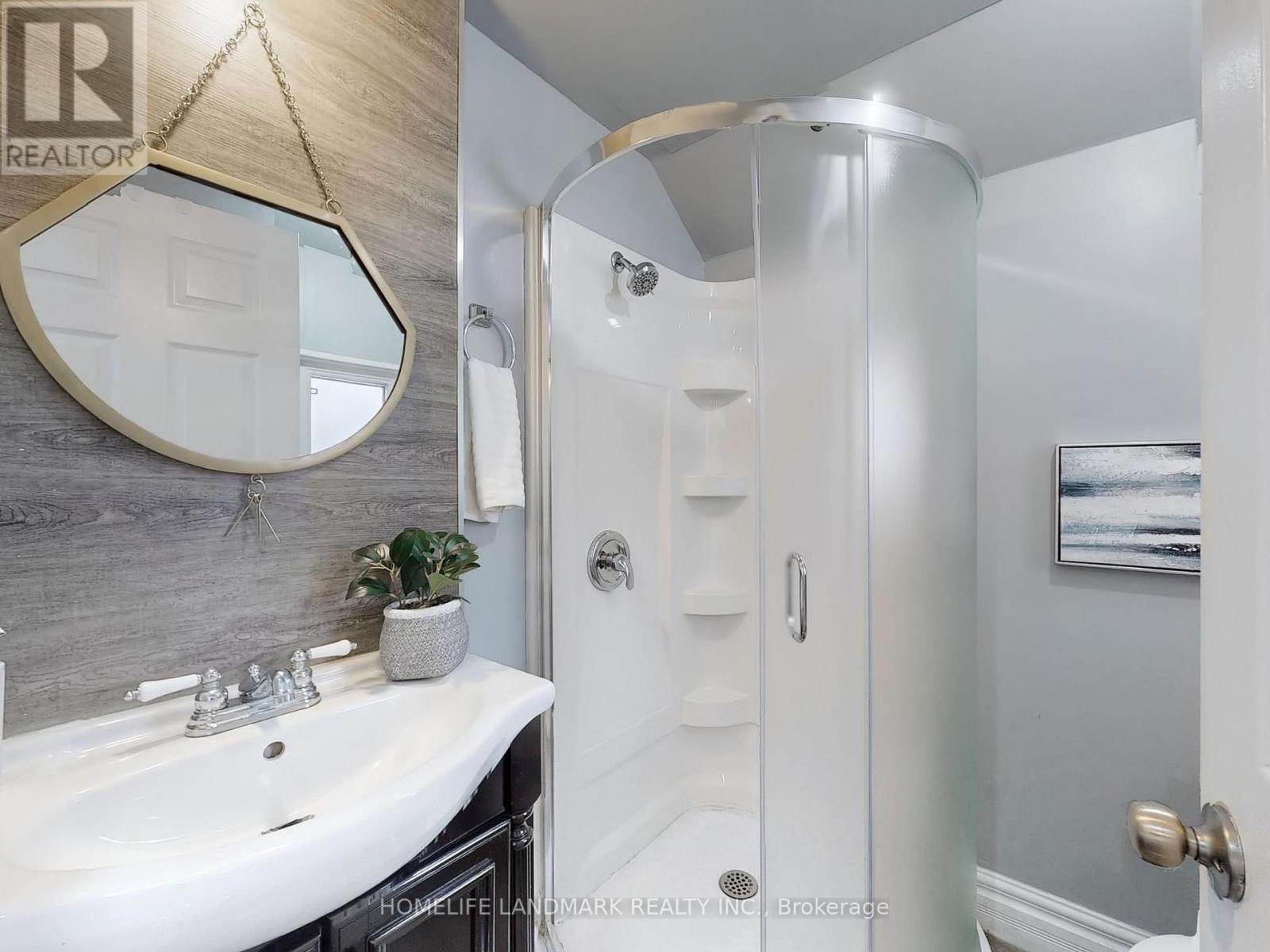 Photo 11 of 202 West 2nd Street, Hamilton ON