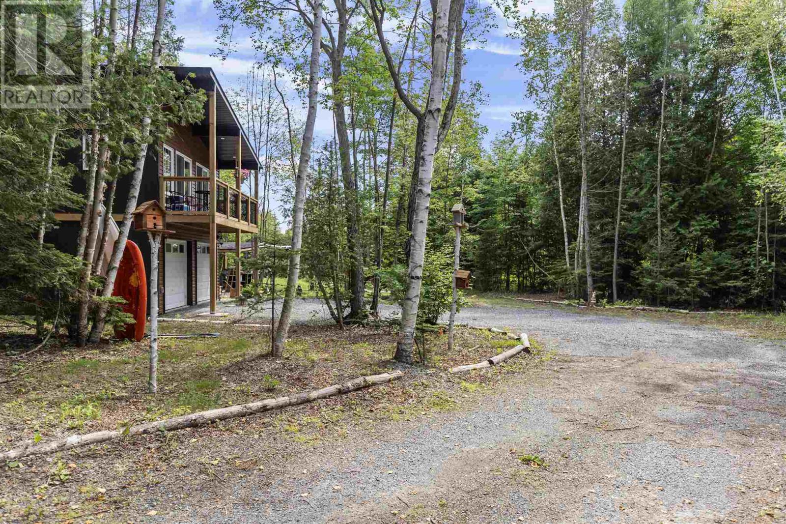 Photo 16 of 21 Lake Dr, Blind River ON