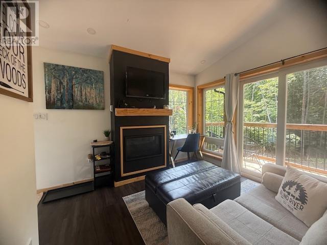 Photo 3 of 21 Lake Dr, Blind River ON