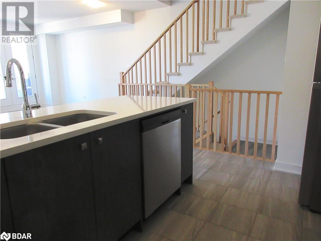 Photo 10 of 44 Red Maple Lane Lane, Barrie ON
