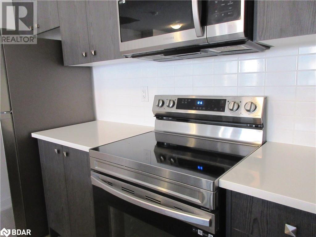 Photo 11 of 44 Red Maple Lane Lane, Barrie ON
