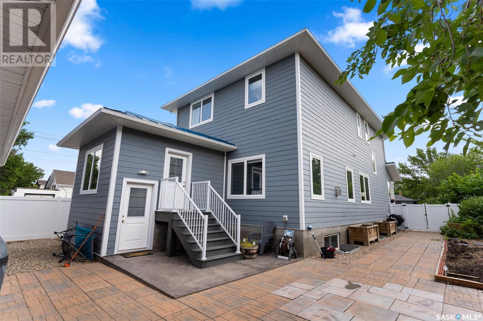 Photo 44 of 2100 Queen Street, Regina SK