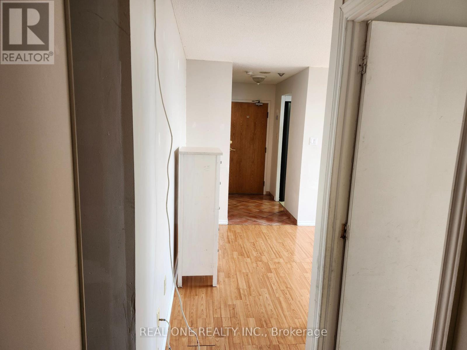 Photo 6 of 1107 300 Webb Drive, Mississauga ON