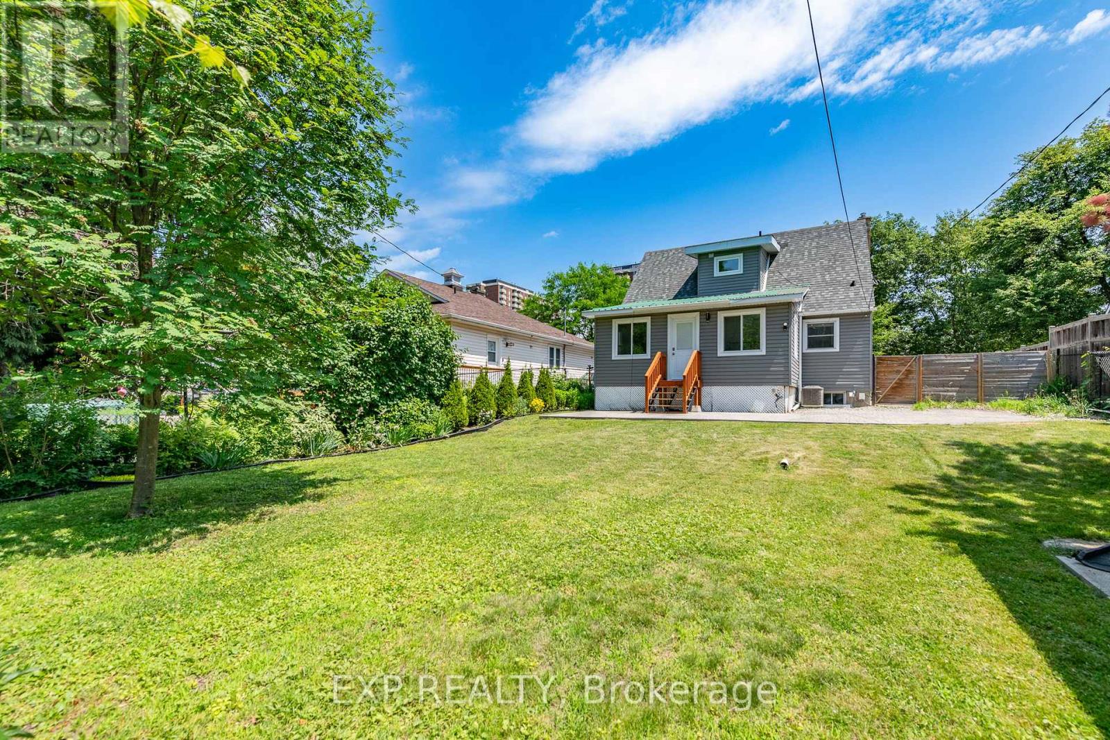 Photo 7 of 1552 Caledon Street, Ottawa ON