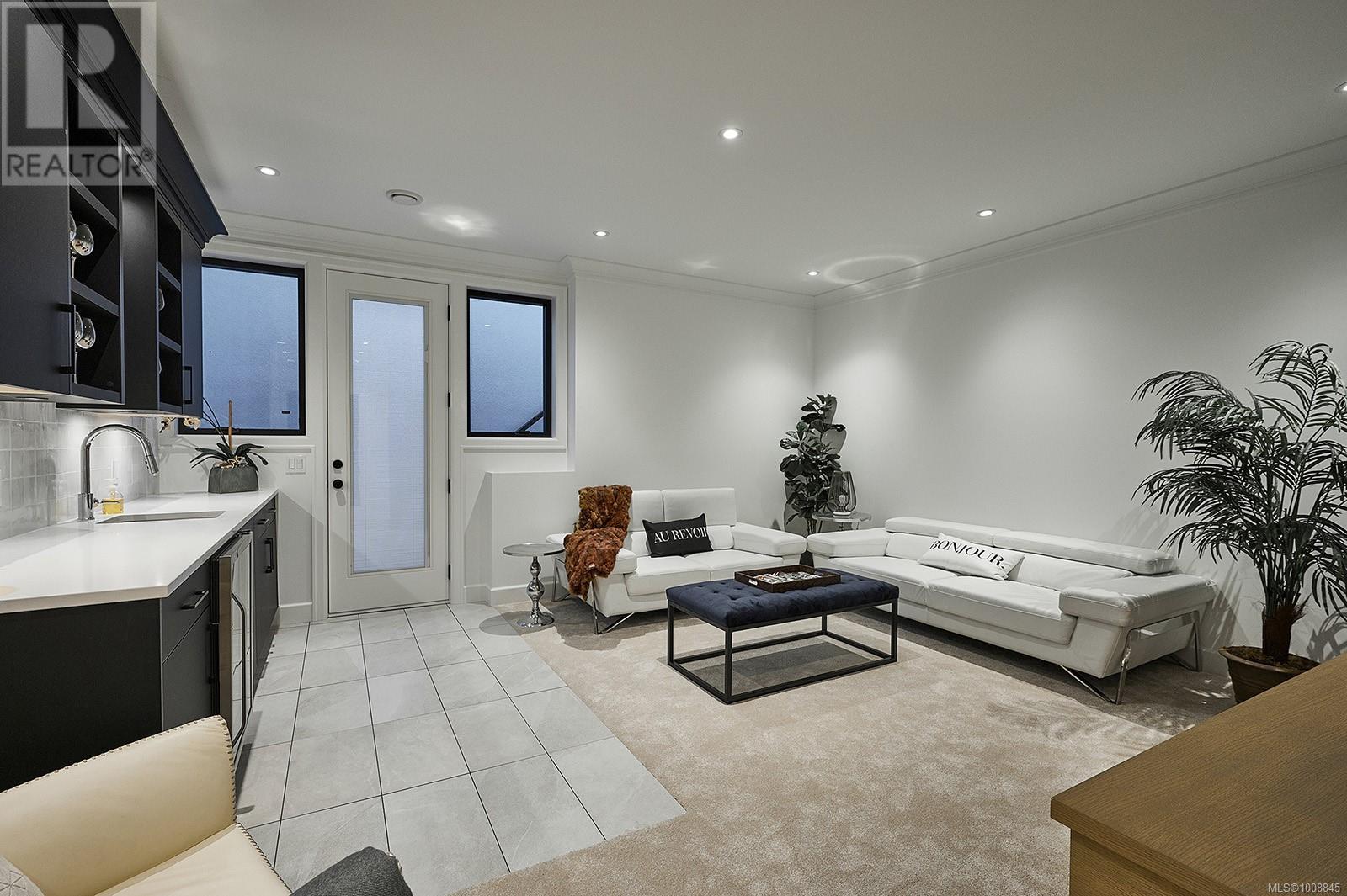  2314 Windsor Road, Oak Bay