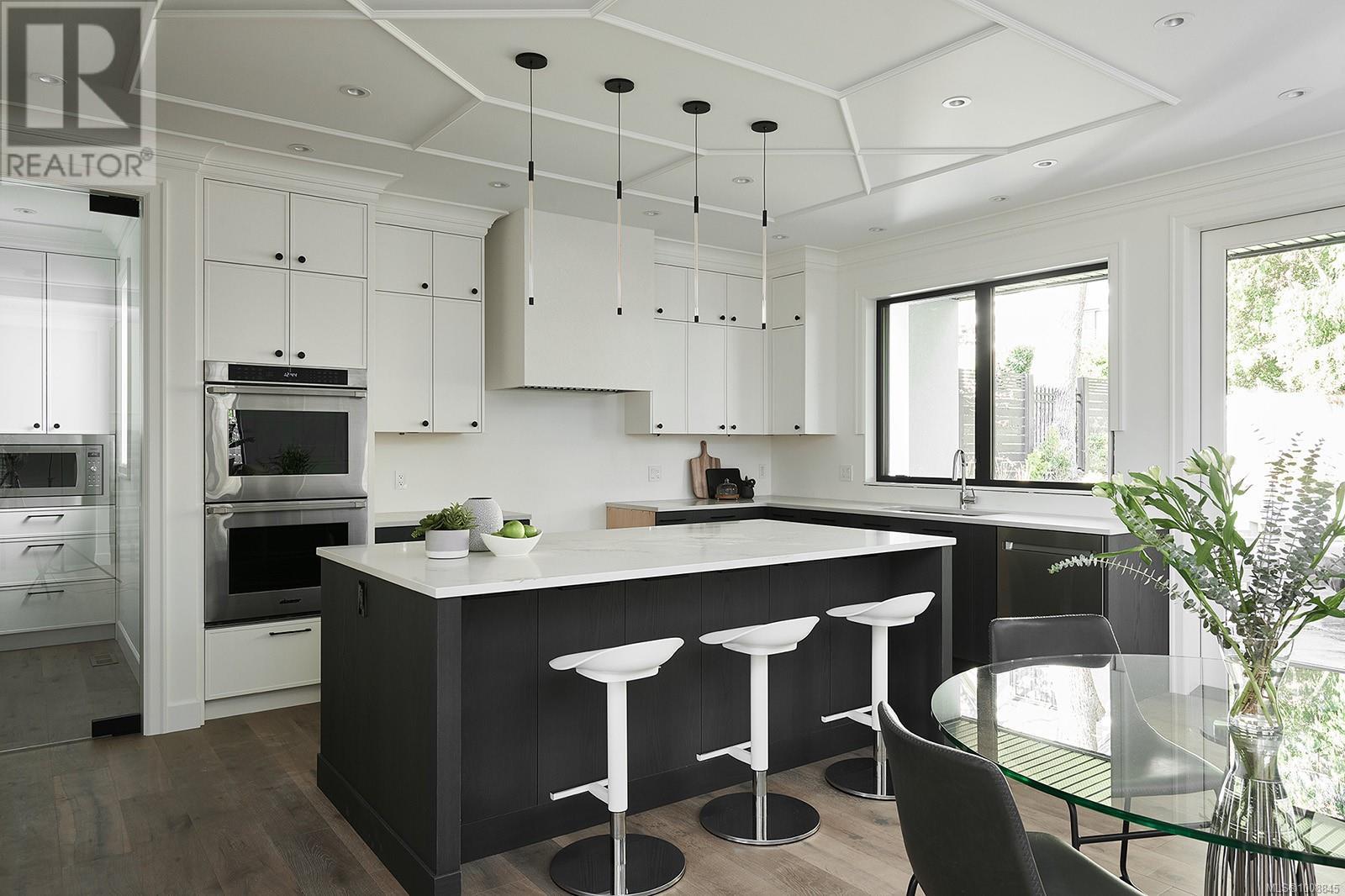  2314 Windsor Road, Oak Bay