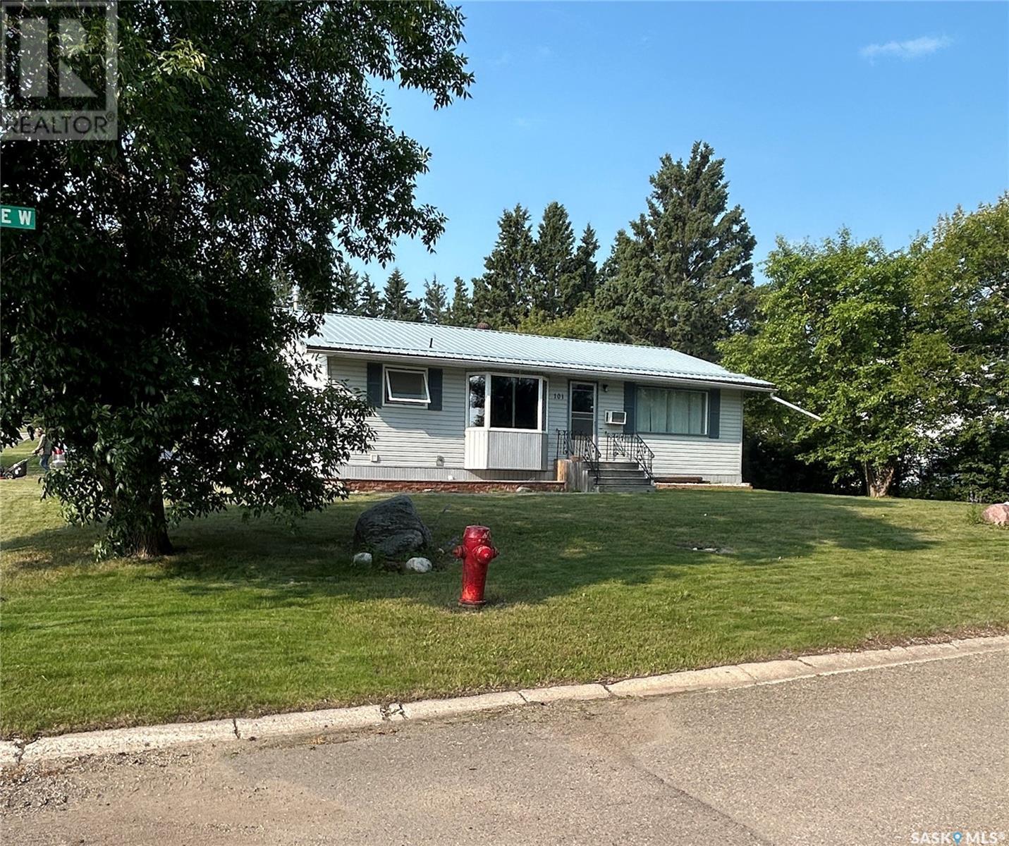 Photo 1 of 101 5th Avenue W, Kelvington SK