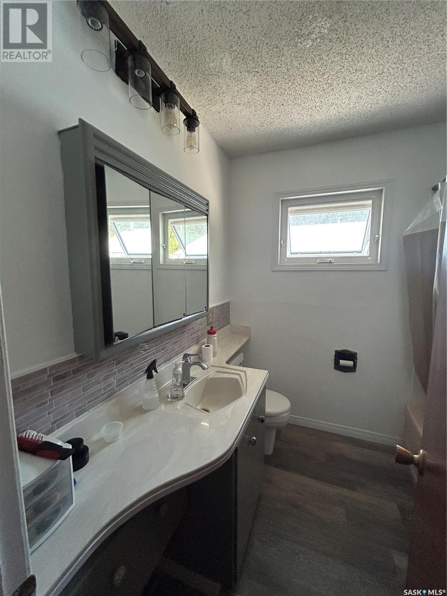 Photo 10 of 101 5th Avenue W, Kelvington SK