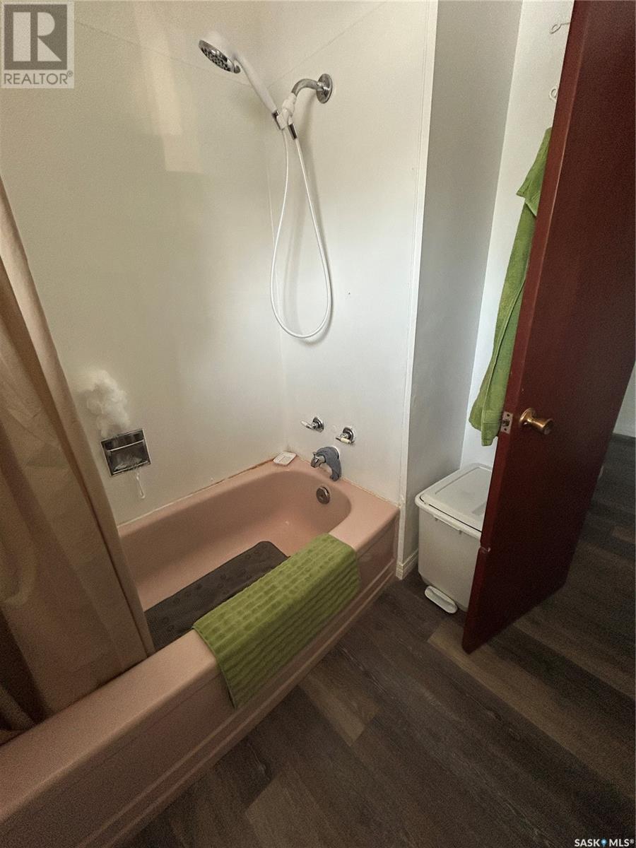 Photo 11 of 101 5th Avenue W, Kelvington SK