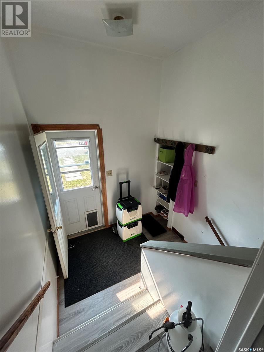 Photo 15 of 101 5th Avenue W, Kelvington SK