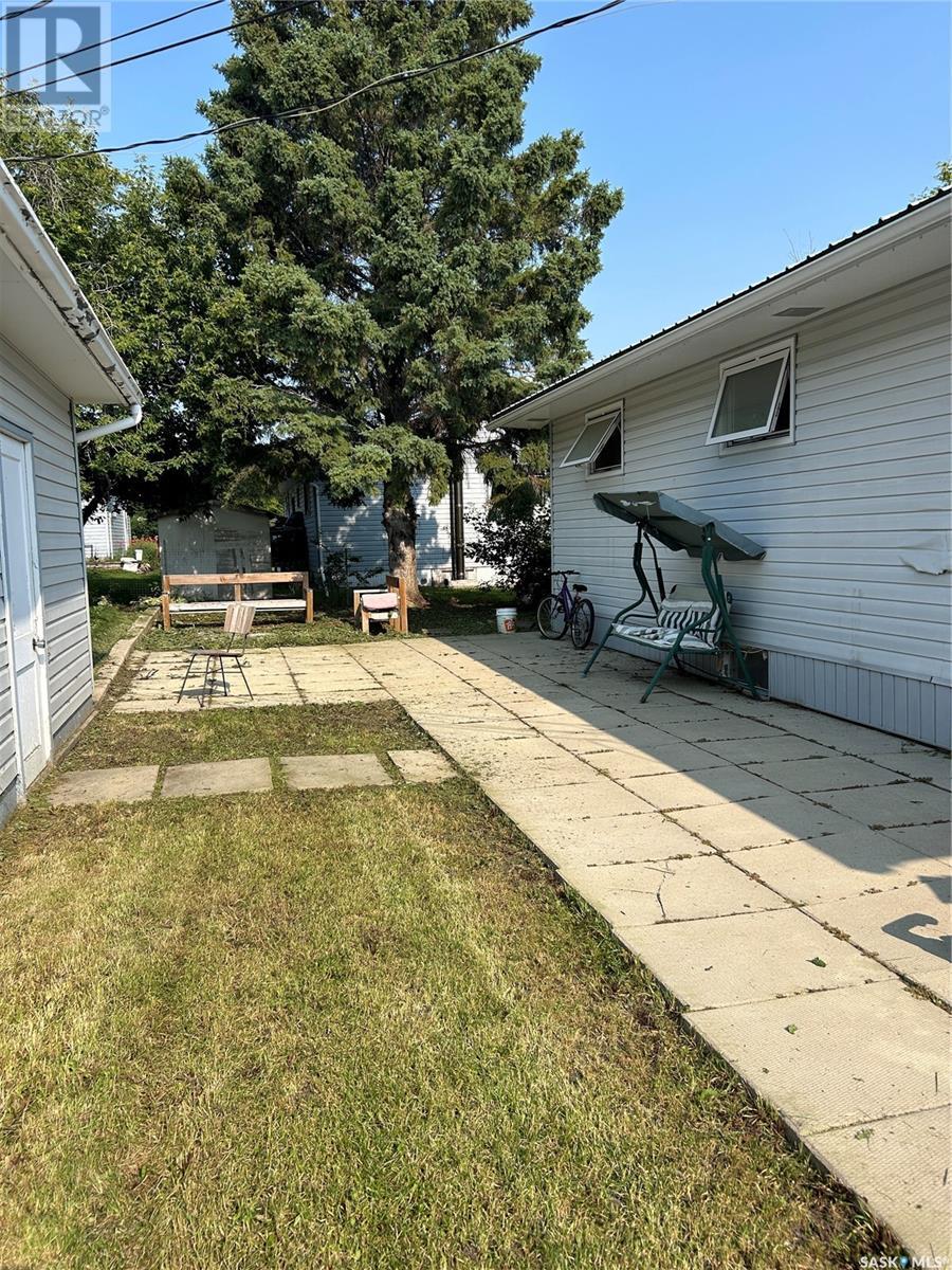 Photo 27 of 101 5th Avenue W, Kelvington SK