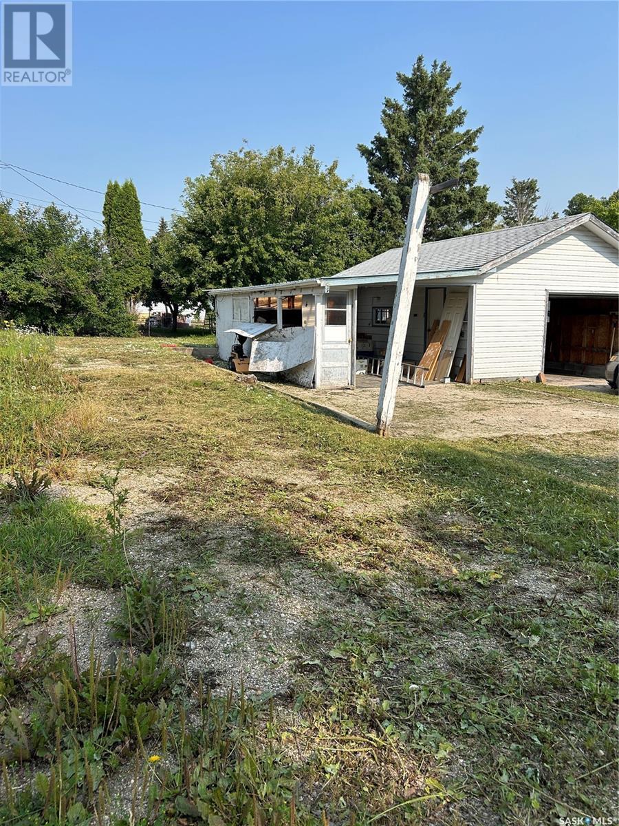 Photo 30 of 101 5th Avenue W, Kelvington SK