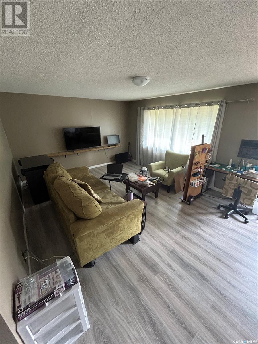 Photo 9 of 101 5th Avenue W, Kelvington SK