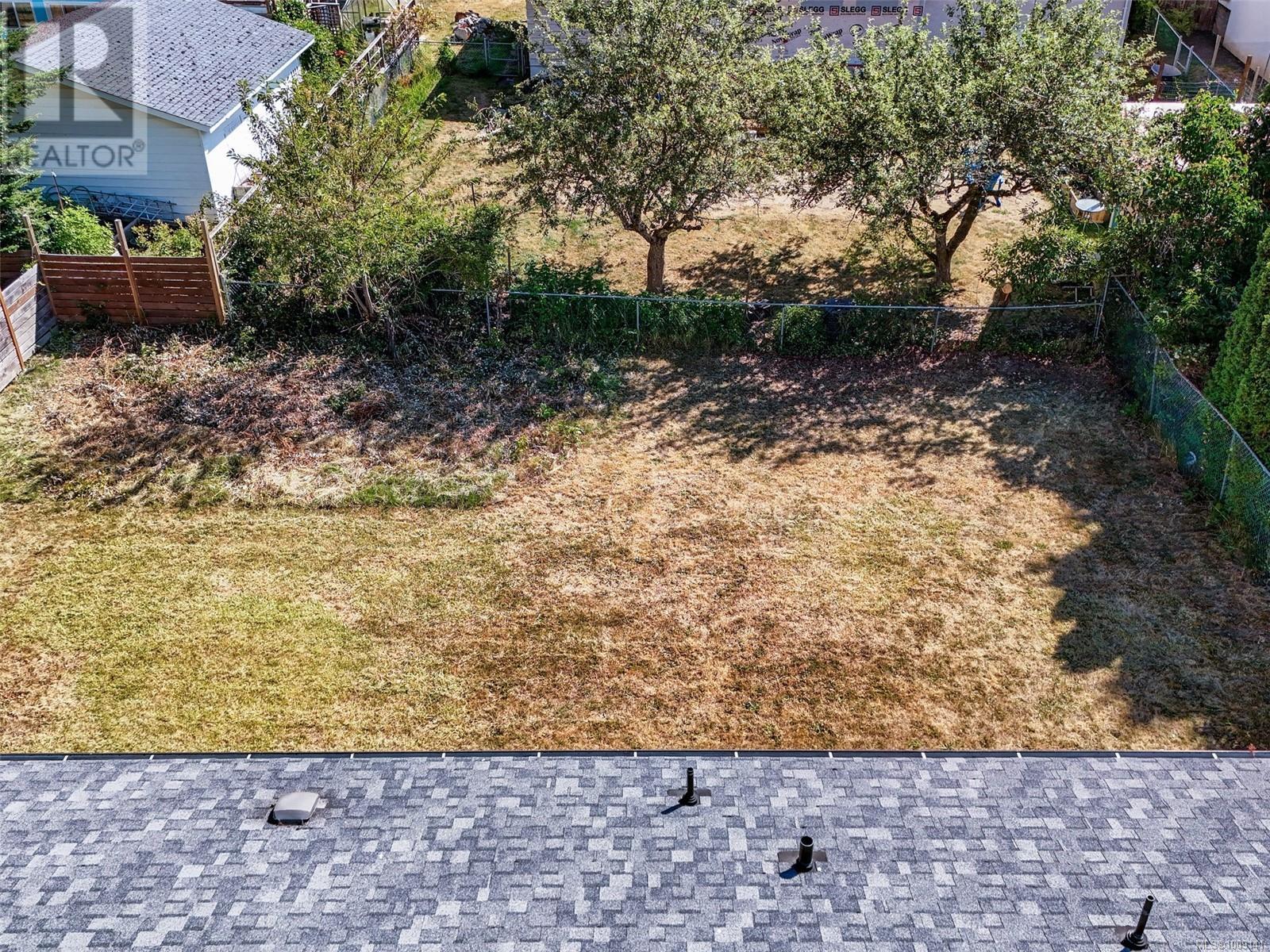 Photo 20 of 4215 Shelbourne St, Saanich BC
