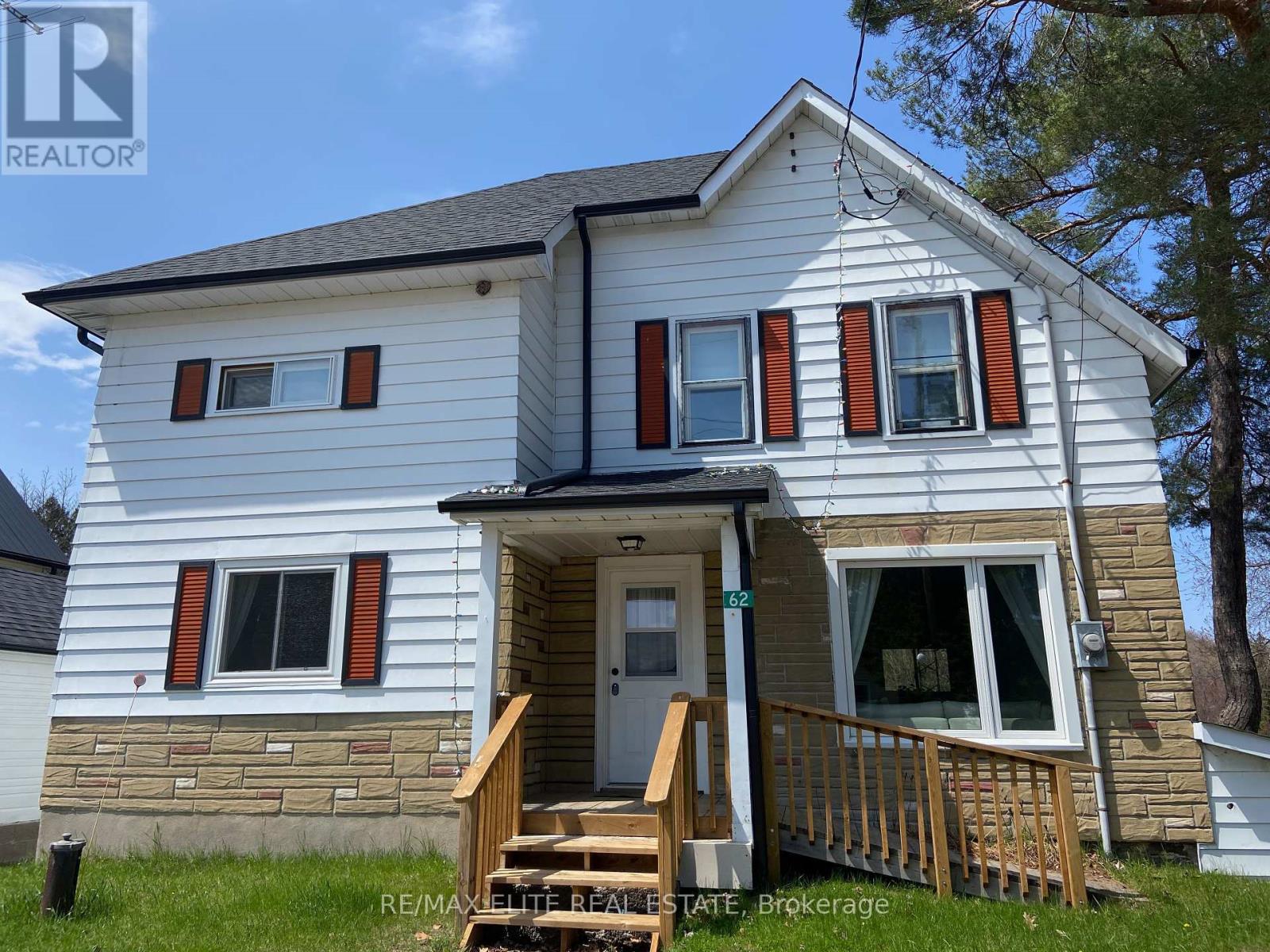 Photo 17 of 62 Ottawa Street, South Algonquin ON