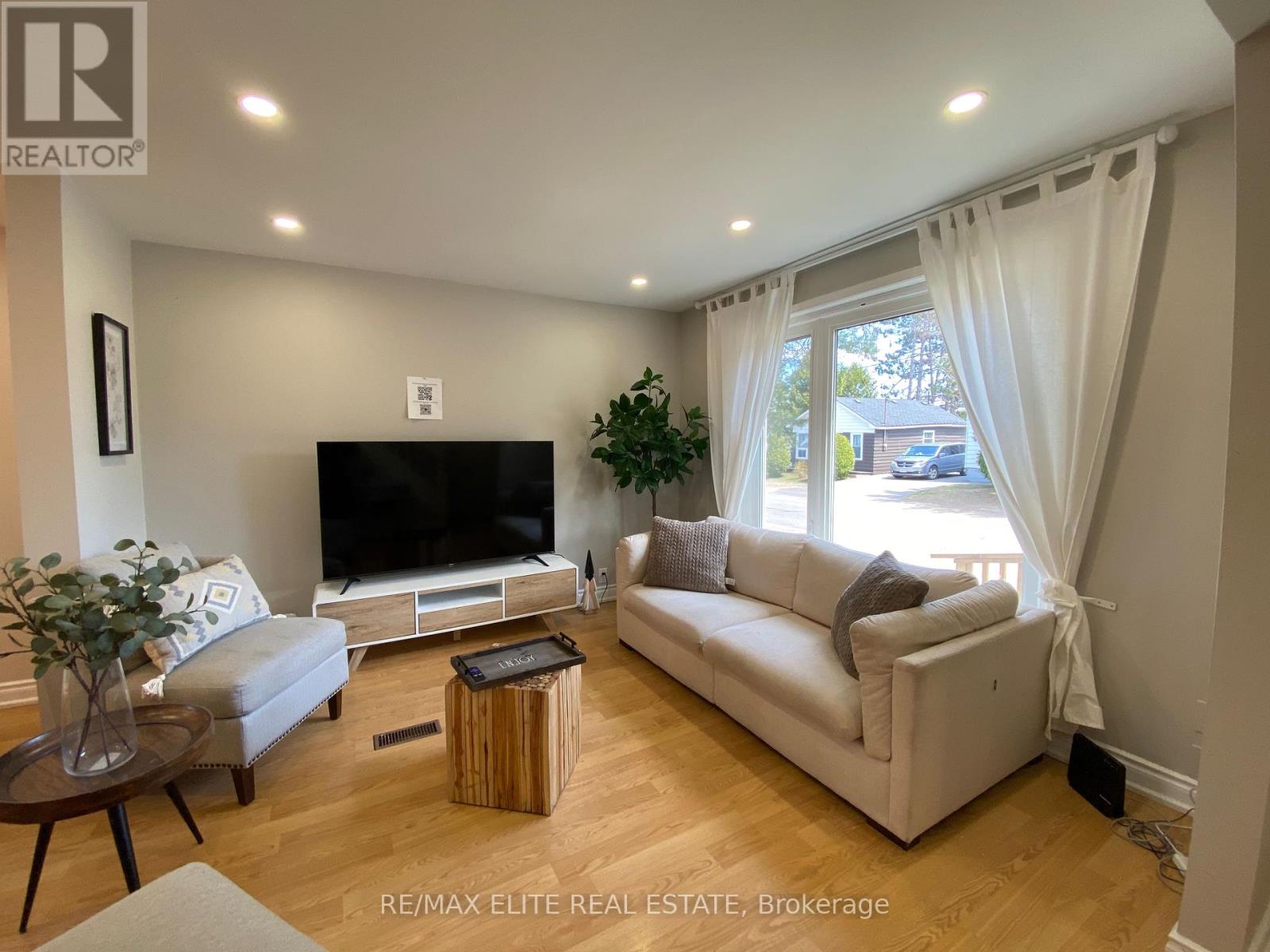 Photo 38 of 62 Ottawa Street, South Algonquin ON