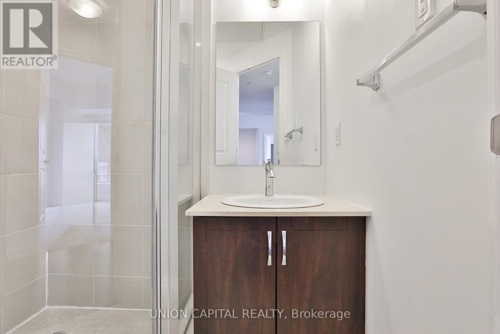 Photo 14 of 511 68 Main Street, Markham ON