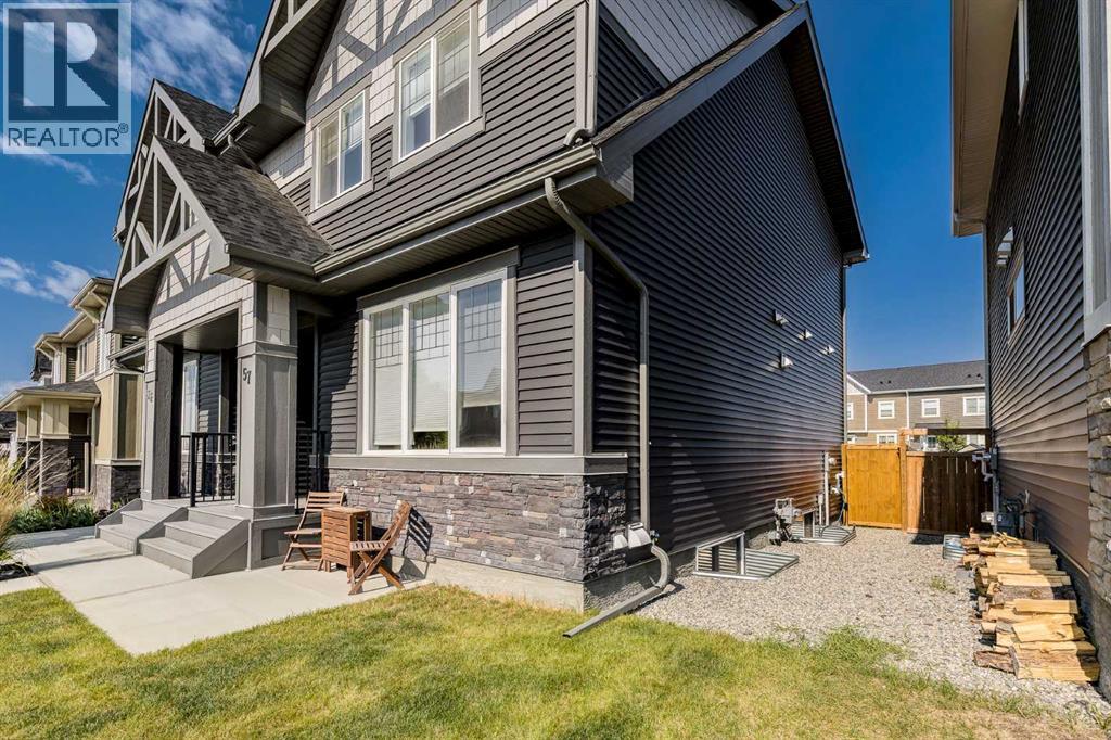 Photo 25 of 57 Sunrise Way, Cochrane AB