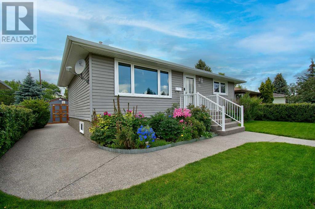 93 Lynnwood Drive SE, Calgary, Alberta