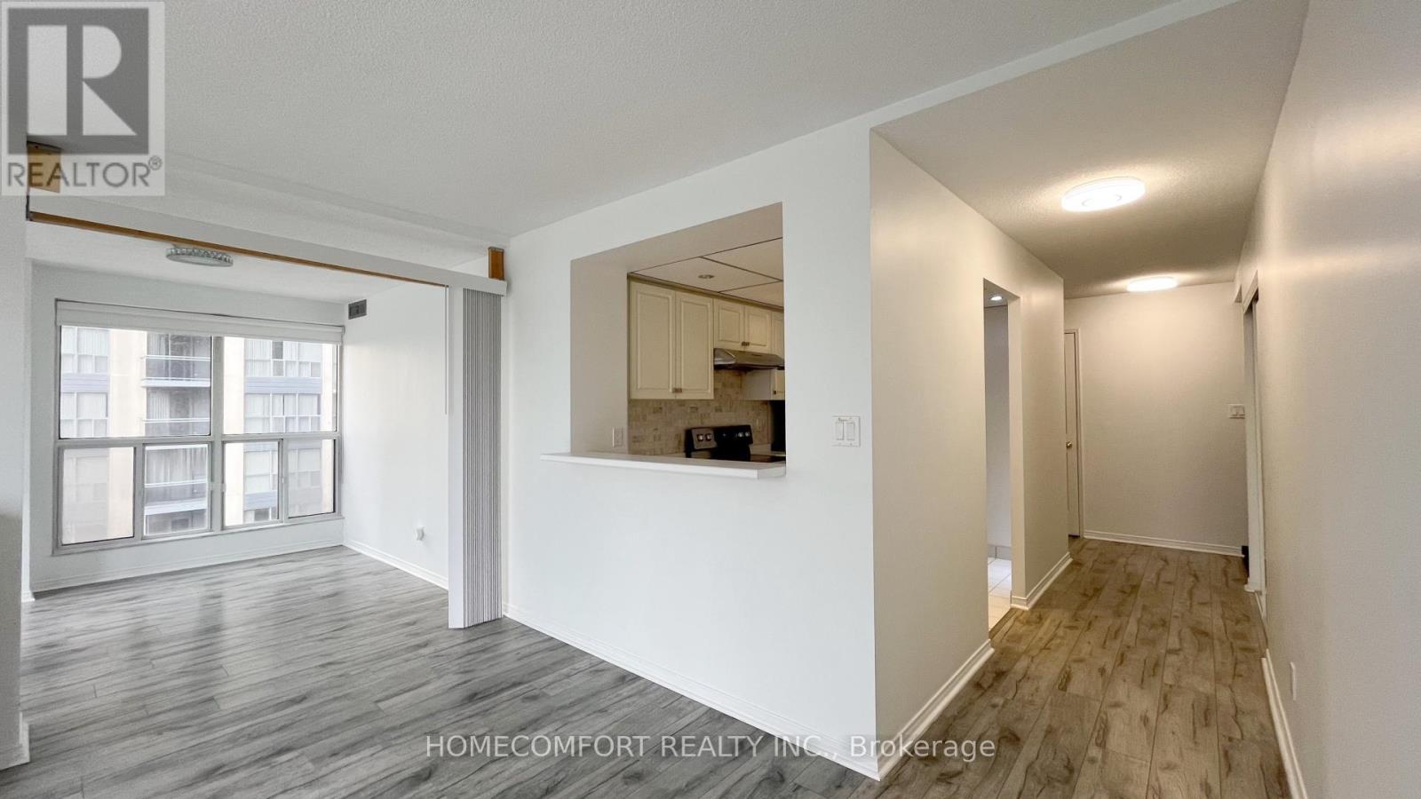 Photo 12 of 809 28 Hollywood Avenue, Toronto ON