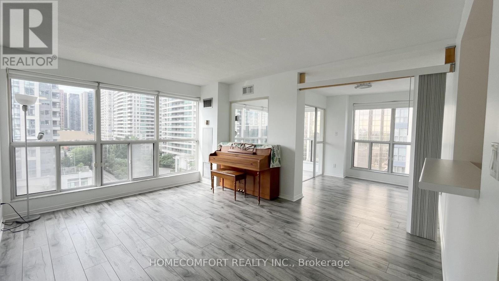 Photo 13 of 809 28 Hollywood Avenue, Toronto ON