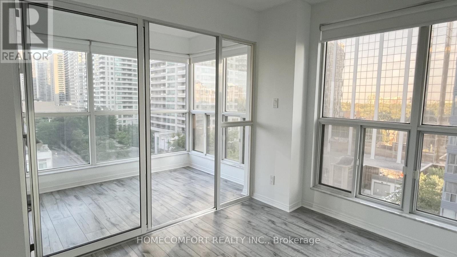 Photo 17 of 809 28 Hollywood Avenue, Toronto ON