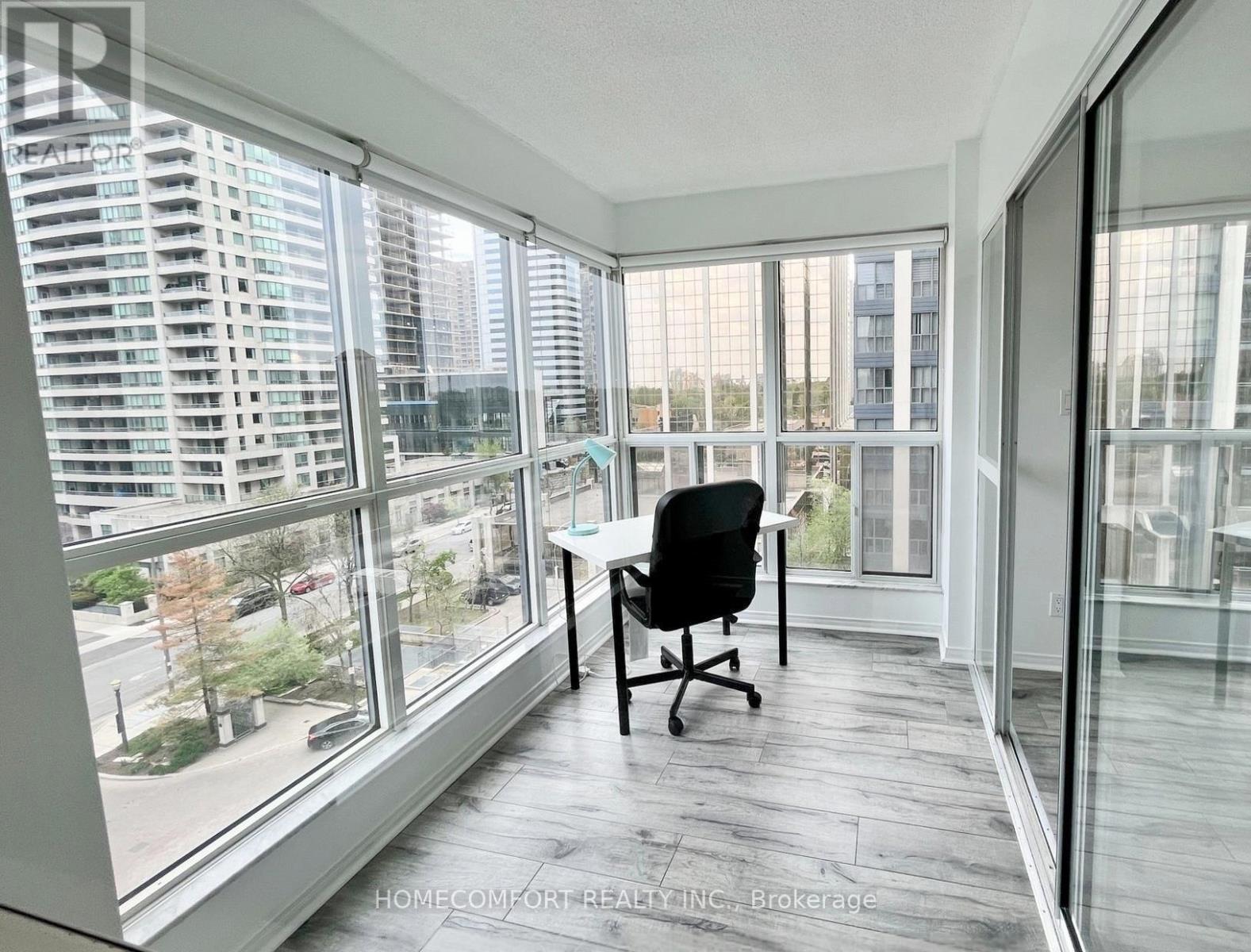 Photo 18 of 809 28 Hollywood Avenue, Toronto ON