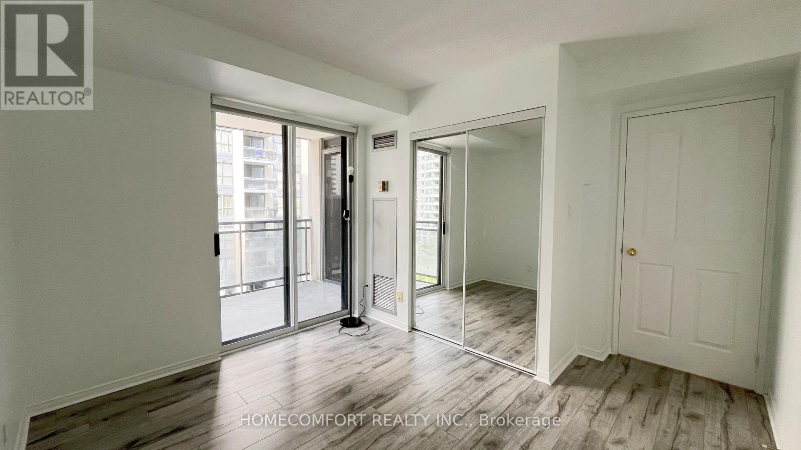 Photo 23 of 809 28 Hollywood Avenue, Toronto ON