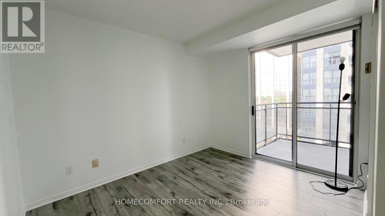 Photo 24 of 809 28 Hollywood Avenue, Toronto ON