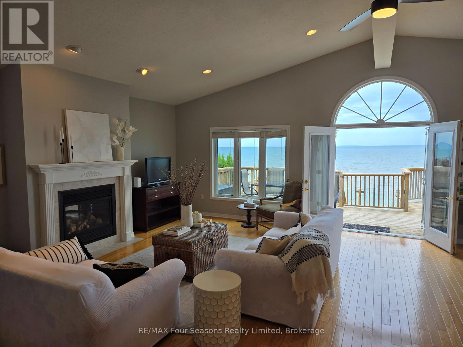 Photo 21 of 46 William Avenue, Wasaga Beach ON