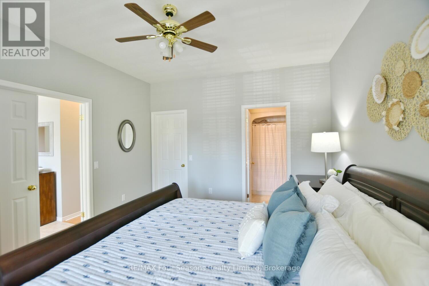 Photo 27 of 46 William Avenue, Wasaga Beach ON