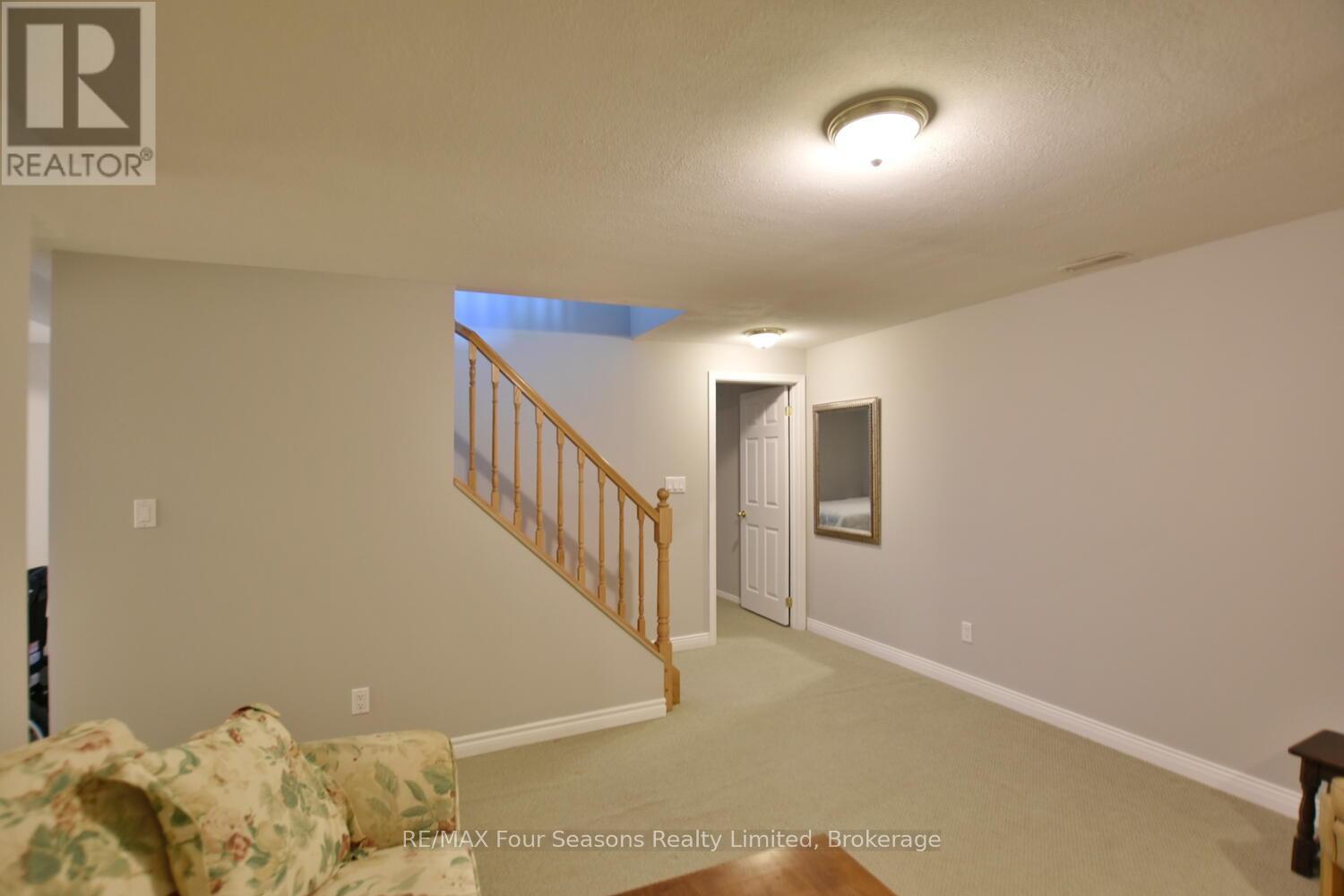 Photo 38 of 46 William Avenue, Wasaga Beach ON