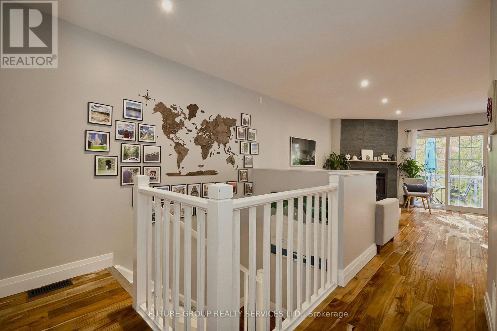 Photo 3 of 49 146 Settlers Way, Blue Mountains ON