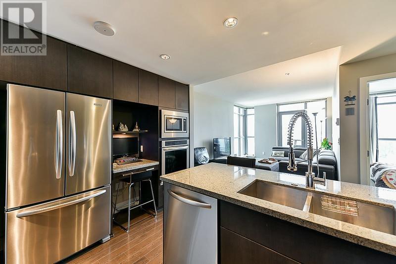 Photo 4 of 2605 3008 Glen Drive, Coquitlam BC