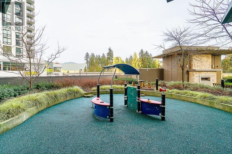 Photo 10 of 2605 3008 Glen Drive, Coquitlam BC
