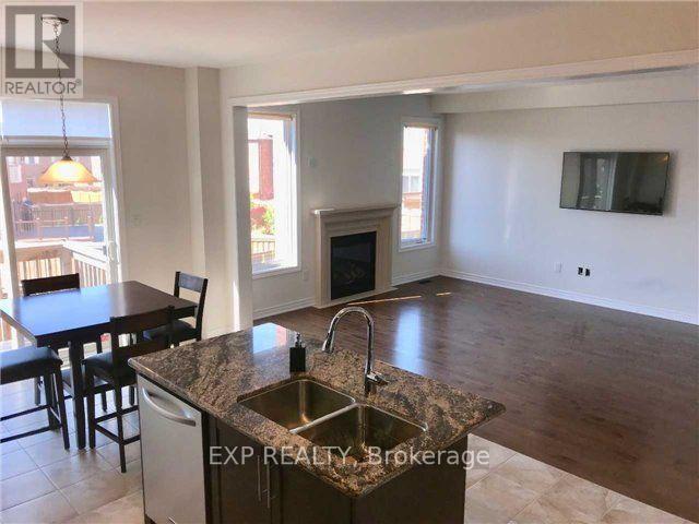 Photo 8 of 71 Manila Avenue, Markham ON