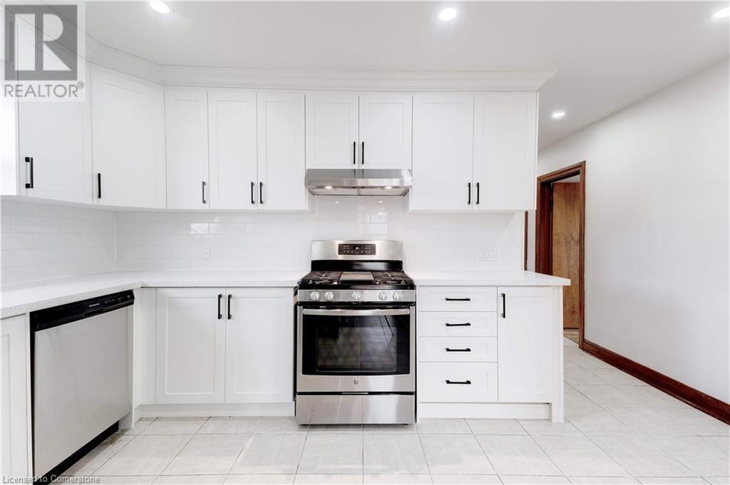 Photo 12 of 662 Harriet Street, Welland ON