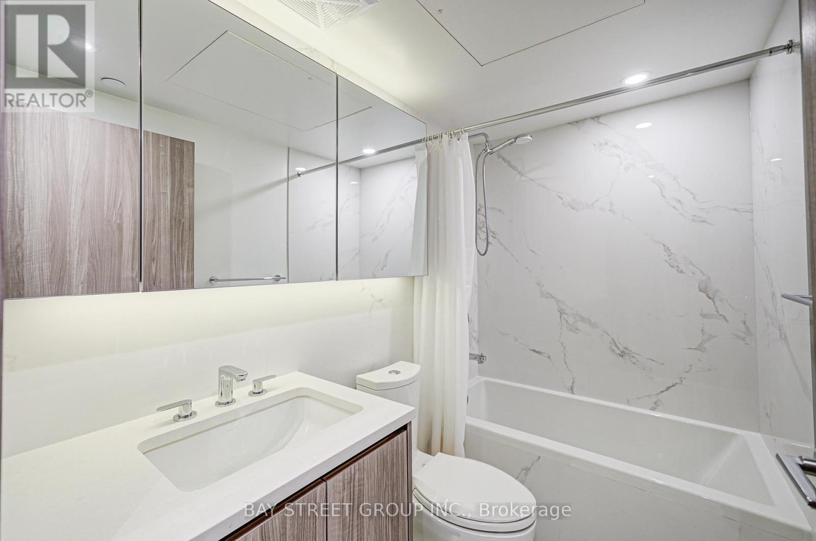 Photo 33 of 1507 27 Mcmahon Drive, Toronto ON