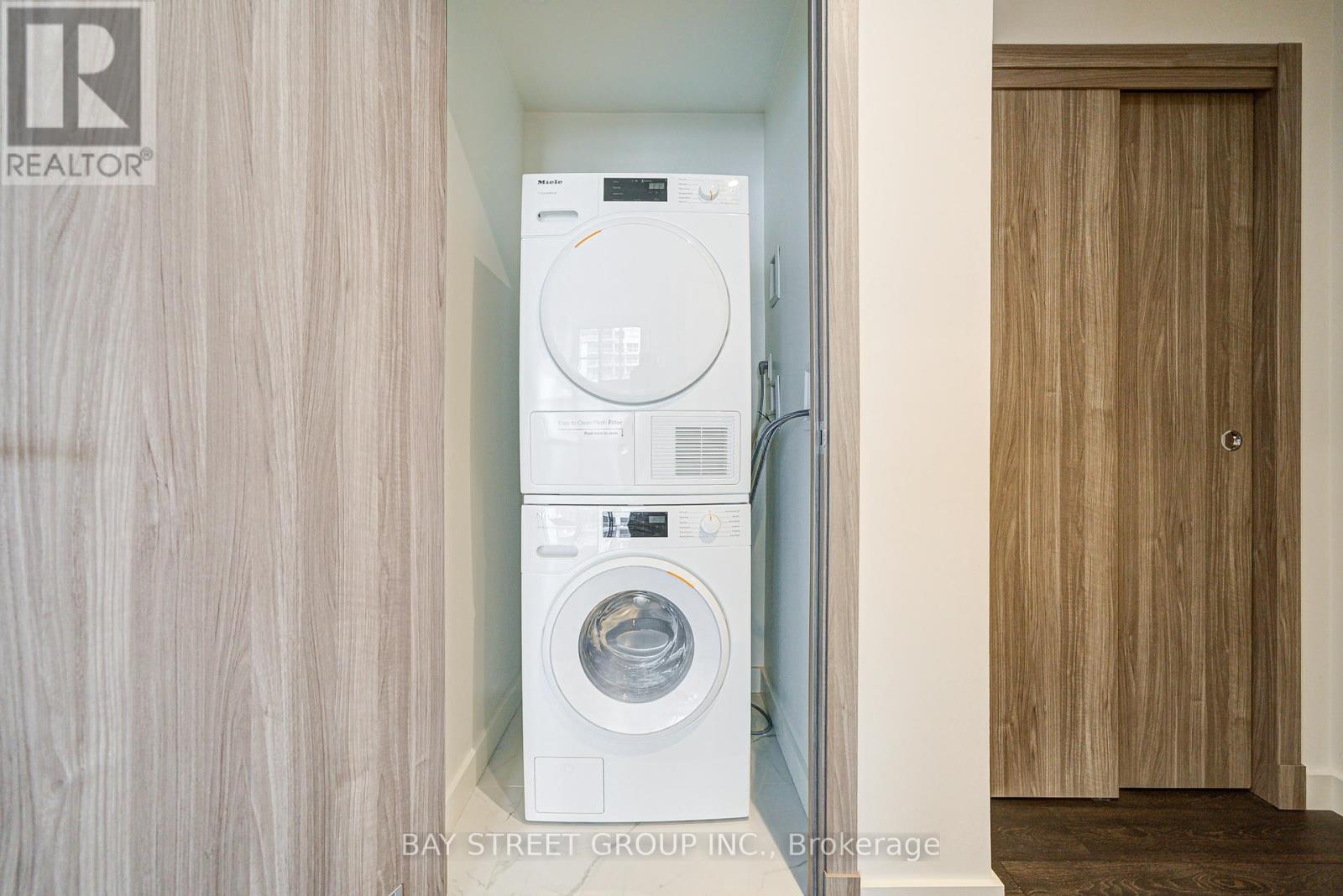 Photo 17 of 1507 27 Mcmahon Drive, Toronto ON