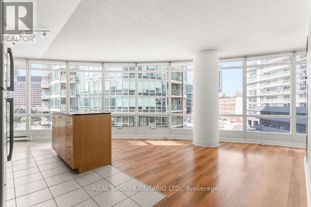 Photo 1 of 709 361 Front Street W, Toronto ON