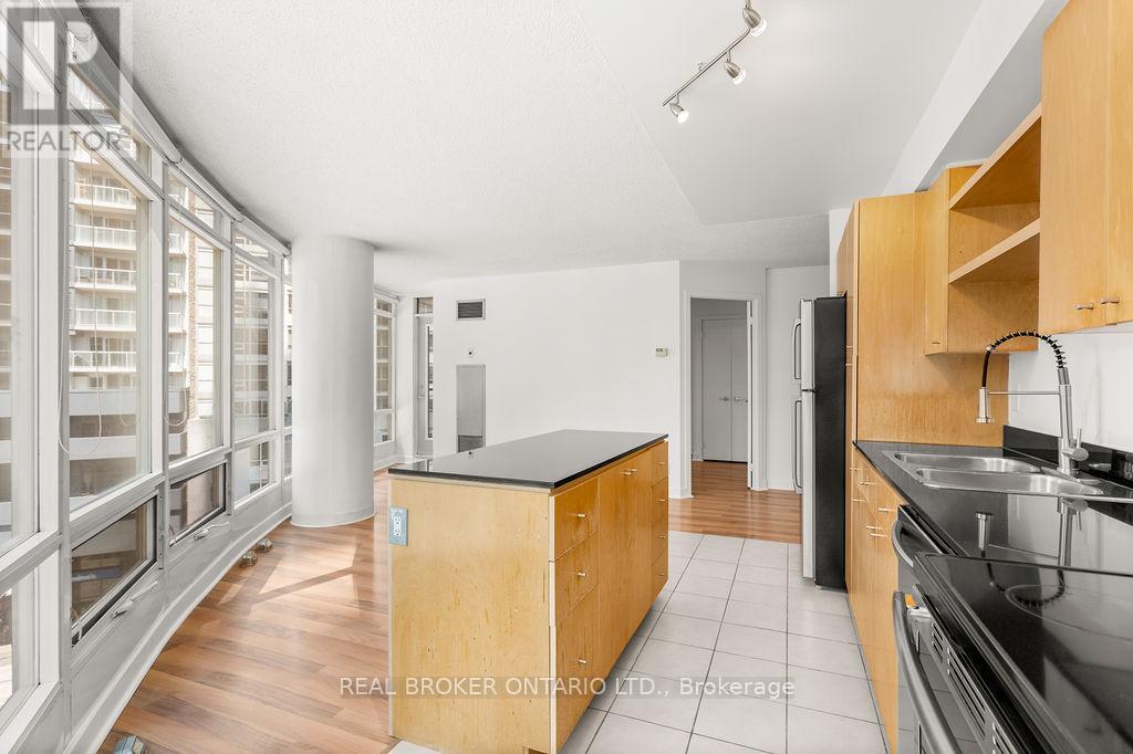 Photo 21 of 709 361 Front Street W, Toronto ON